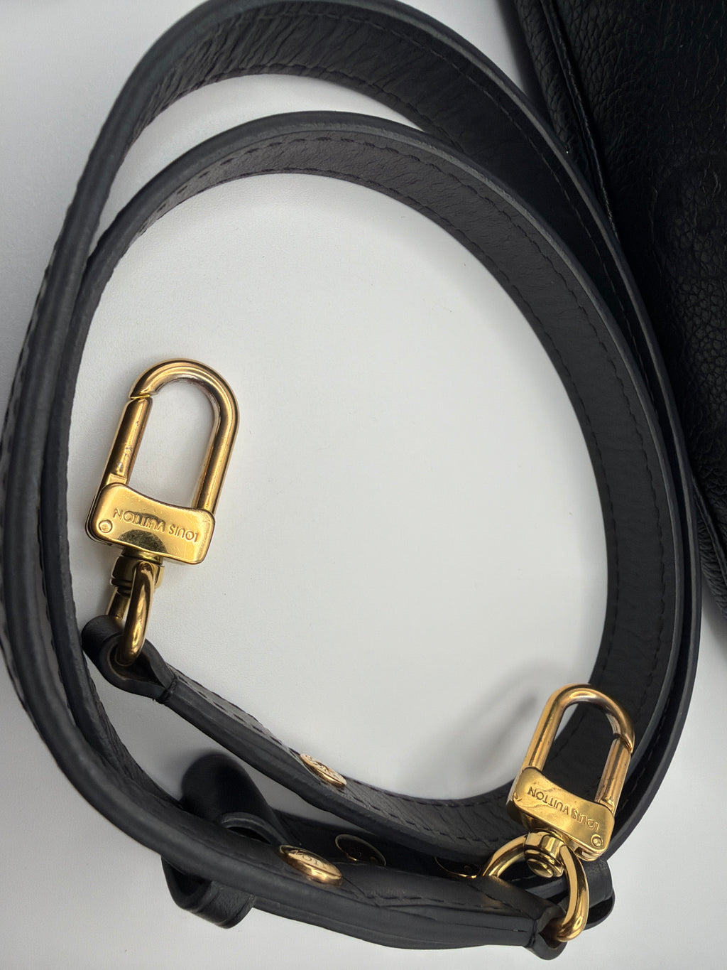 LOUIS VUITTON:
MULTI POCHETTE
ACCESSORIES