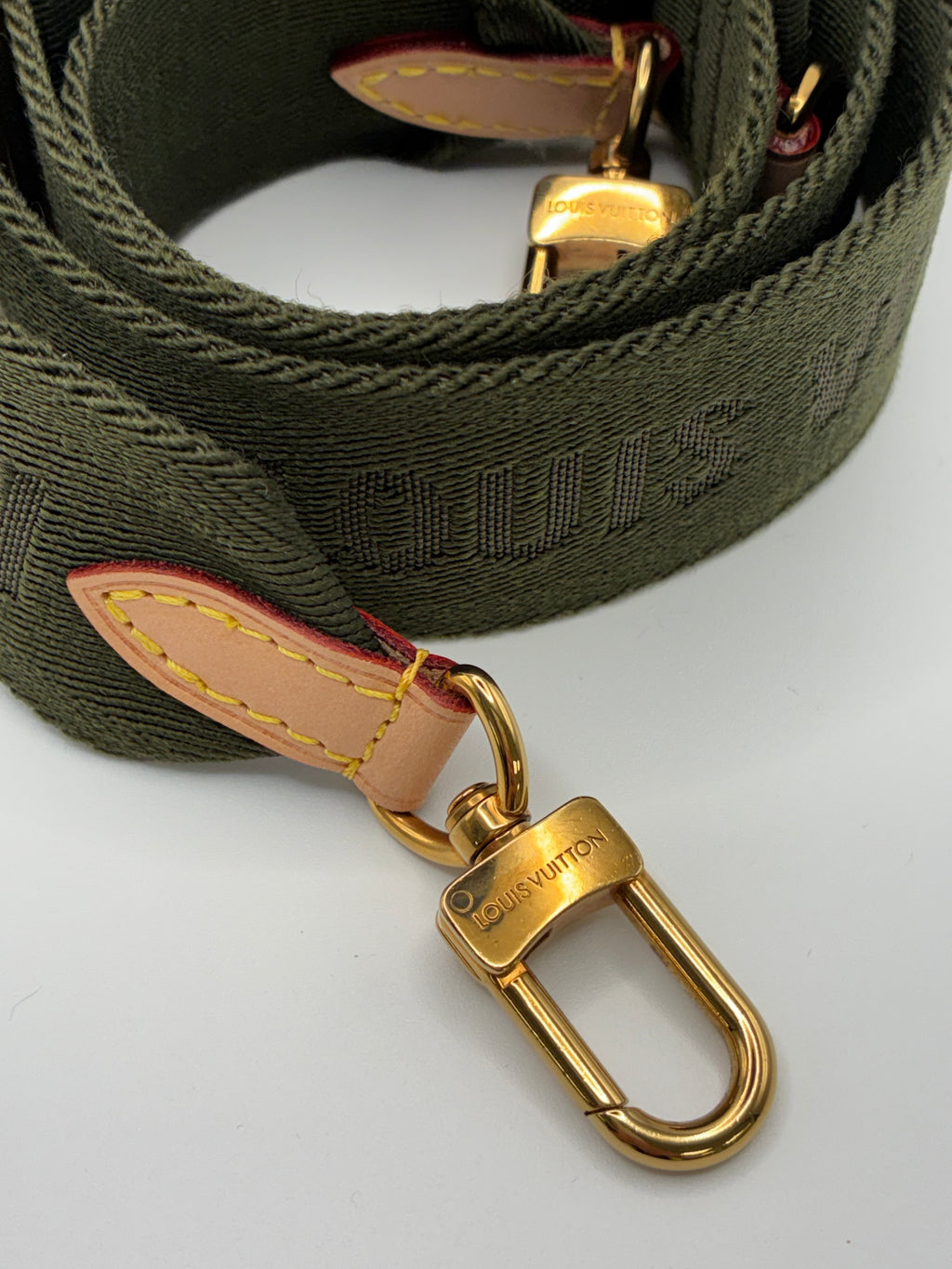 Louis Vuitton - Like new Multi Pochette Accessories - Green Strap