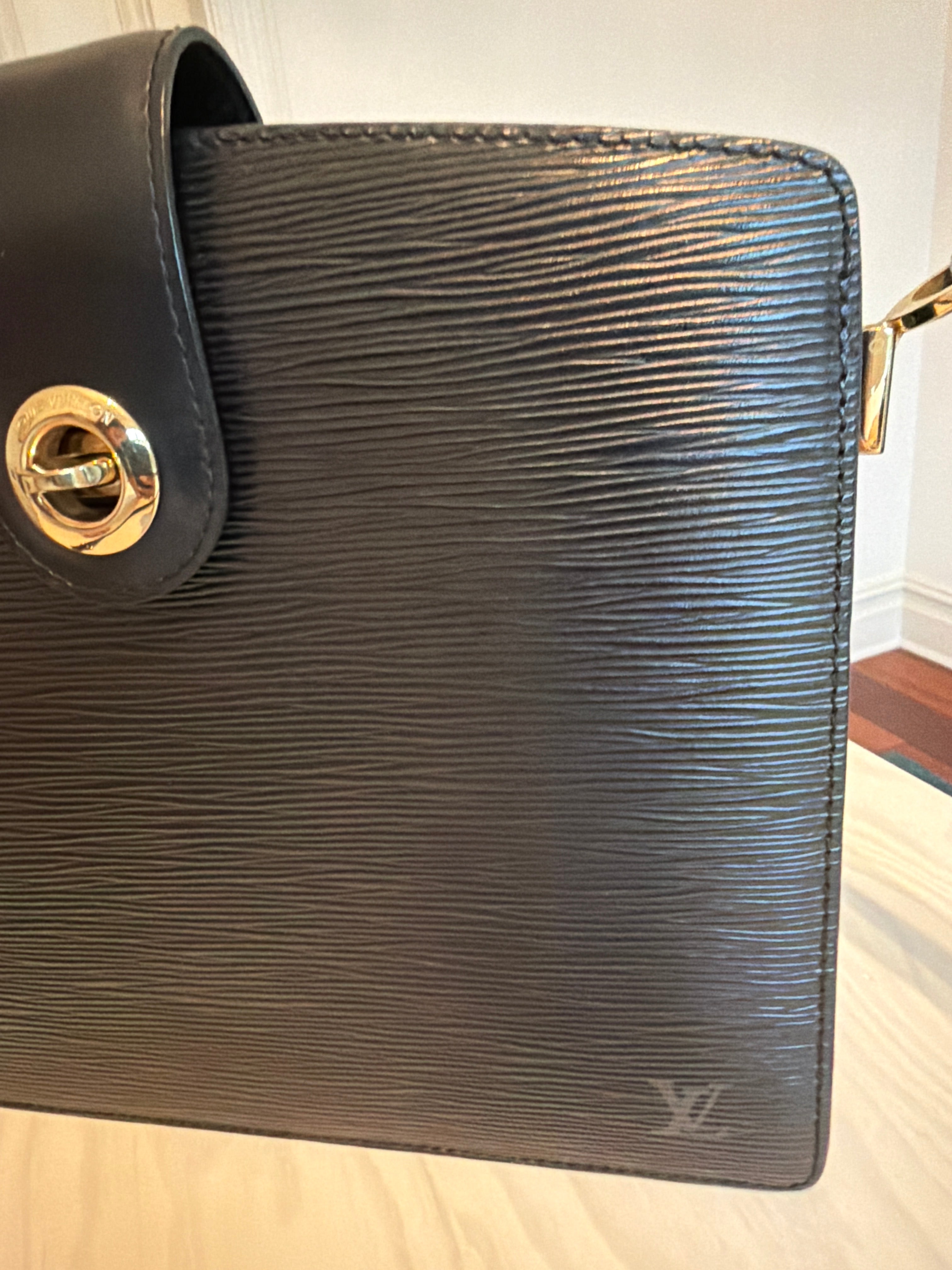 Louis Vuitton Capucines Noir Epi Crossbody
