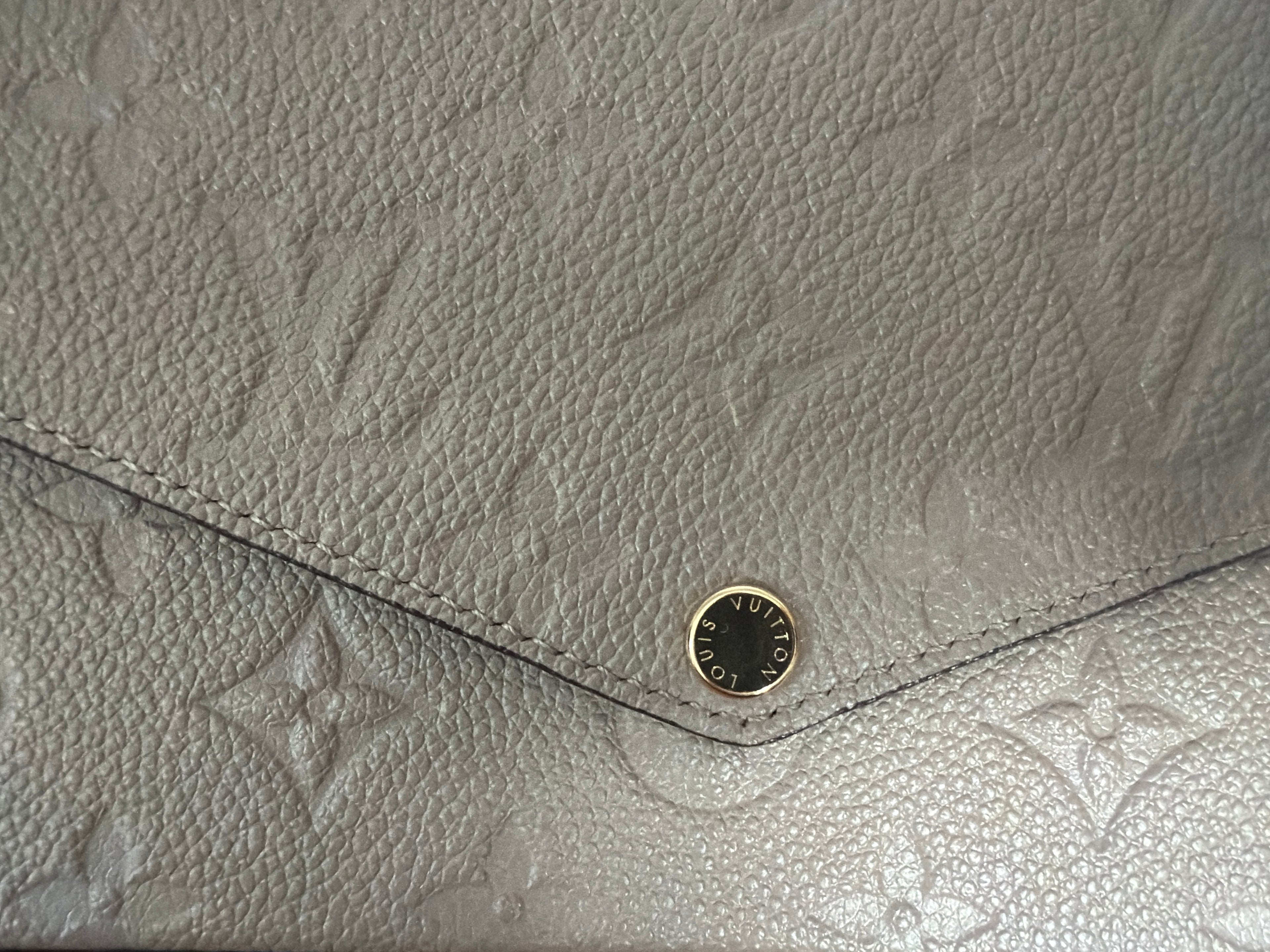 LV Pochette Felicie
Tourellete Monogram
Empreinte Bag