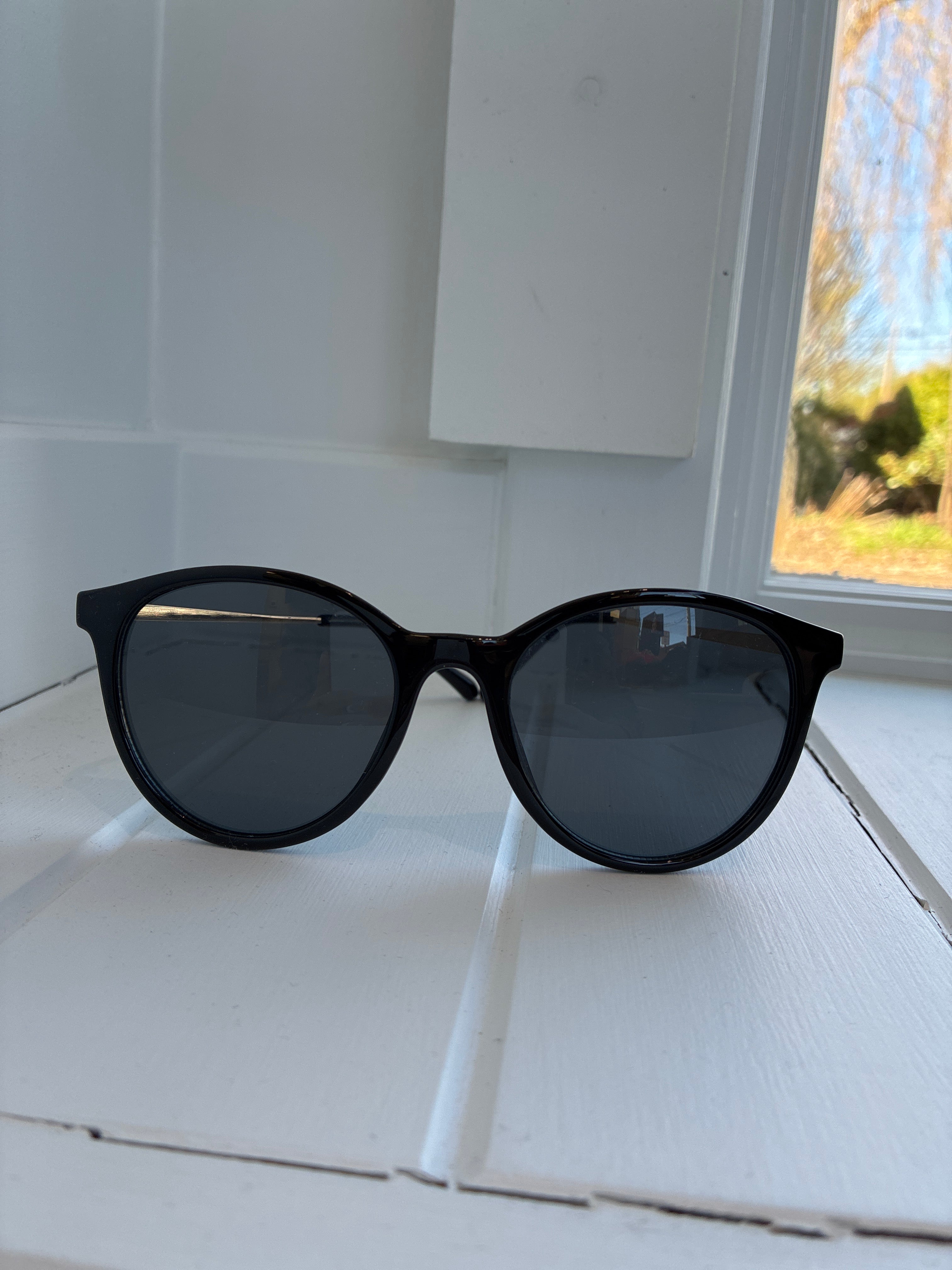 Black Round Sunglasses