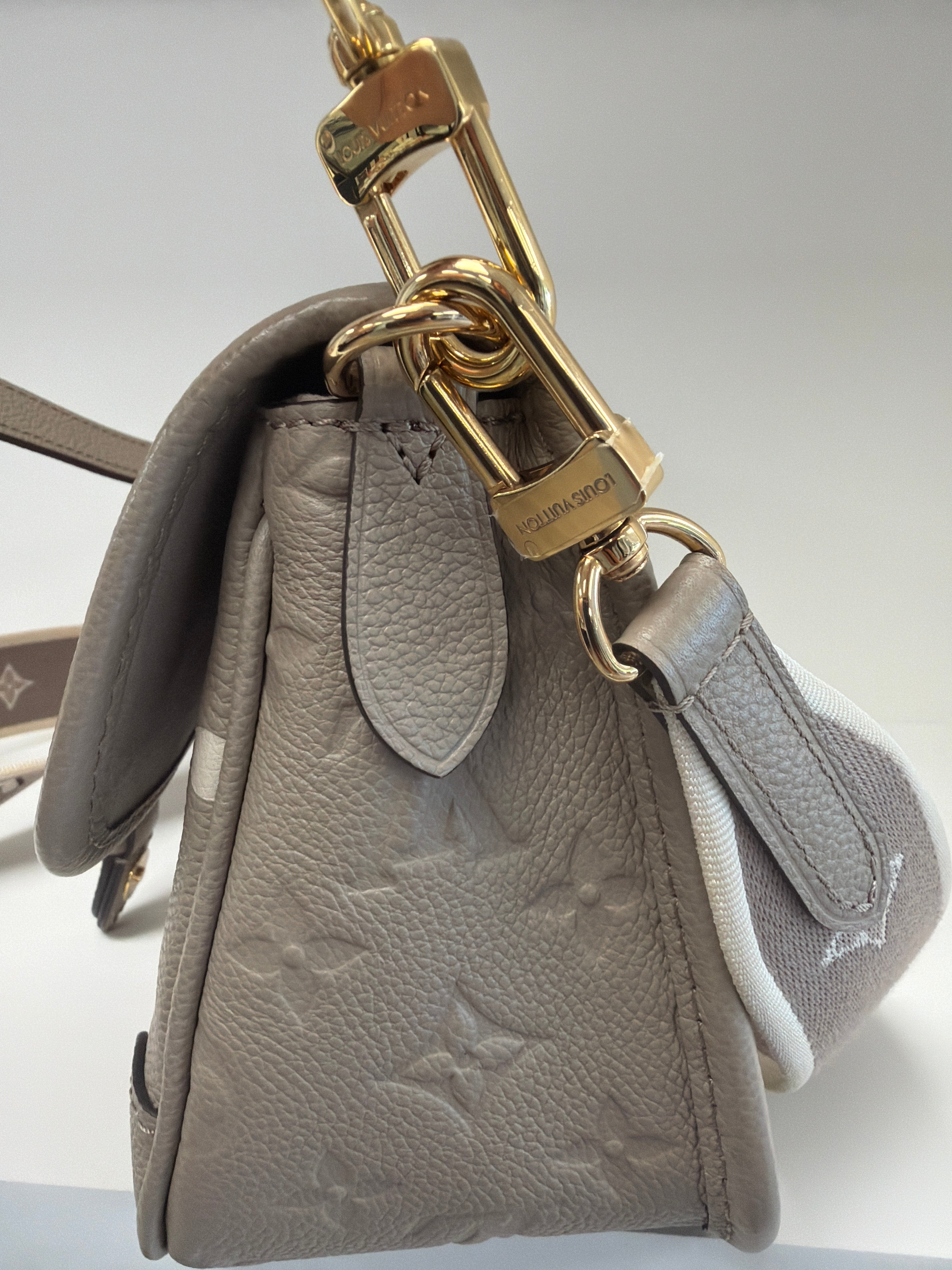 Louis Vuitton Diane Tourterelle/ Crème Monogram