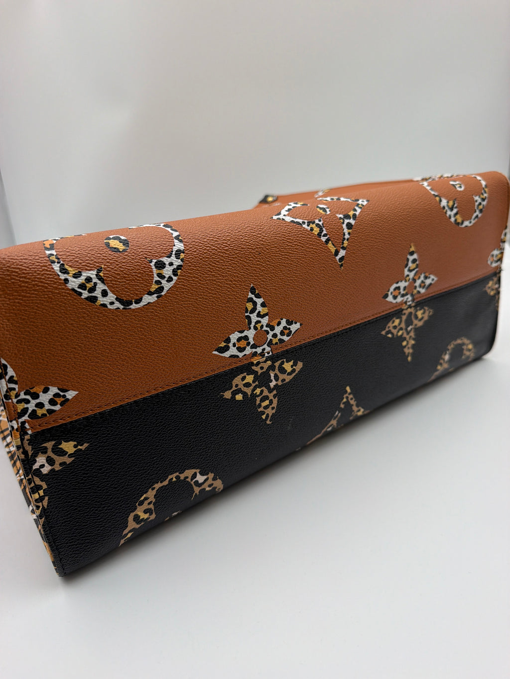 Louis Vuitton Giant Jungle Monogram OnTheGo GM tote bag
