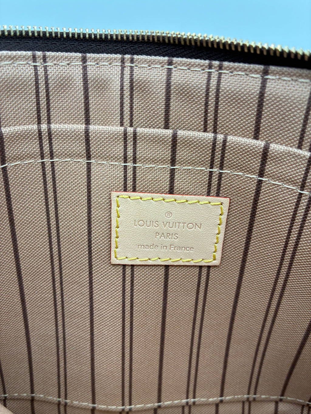 Louis Vuitton Monogram Neverfull Pochette - Tan Interior