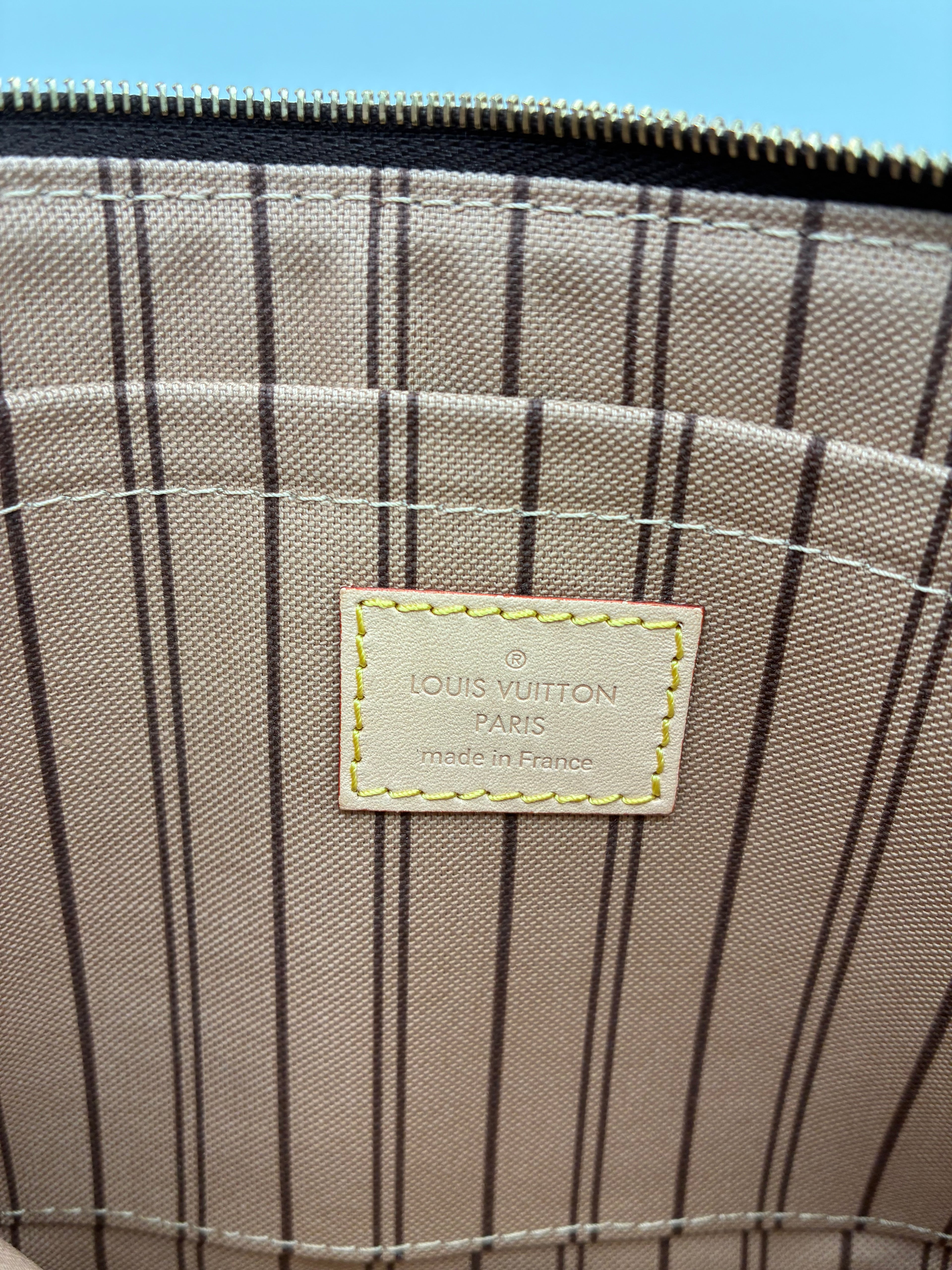 Louis Vuitton Monogram Neverfull Pochette - Tan Interior
