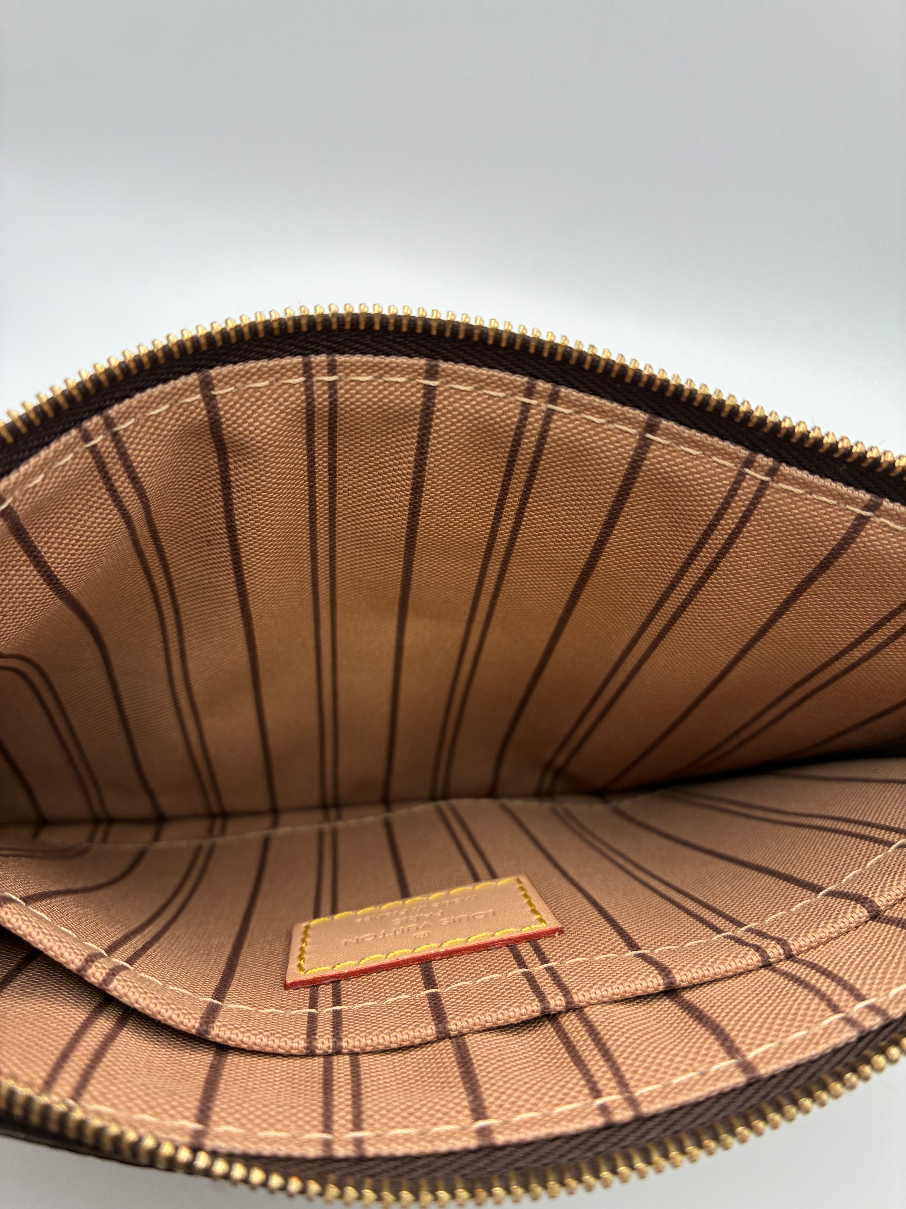 Louis Vuitton Monogram Neverfull Pochette- Brown Interior