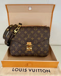 Louis Vuitton Pochette Metis Monogram Canvas
