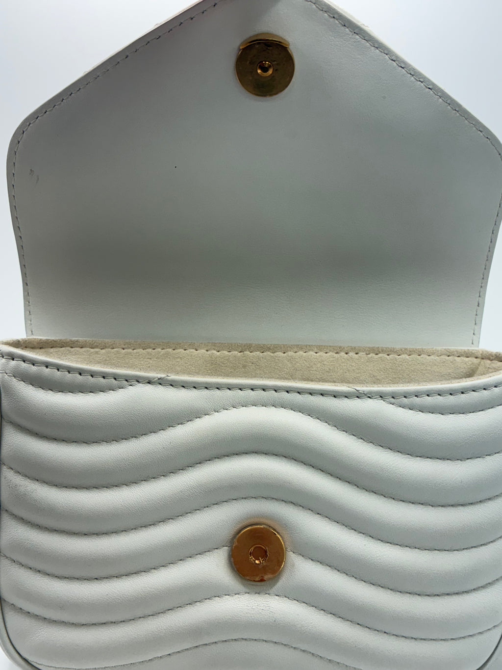 Louis Vuitton Calfskin New Wave Multi Pochette in white quilted leather