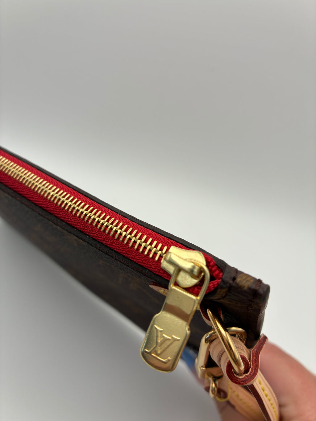 Louis Vuitton Neverfull Pochette - Red Interior