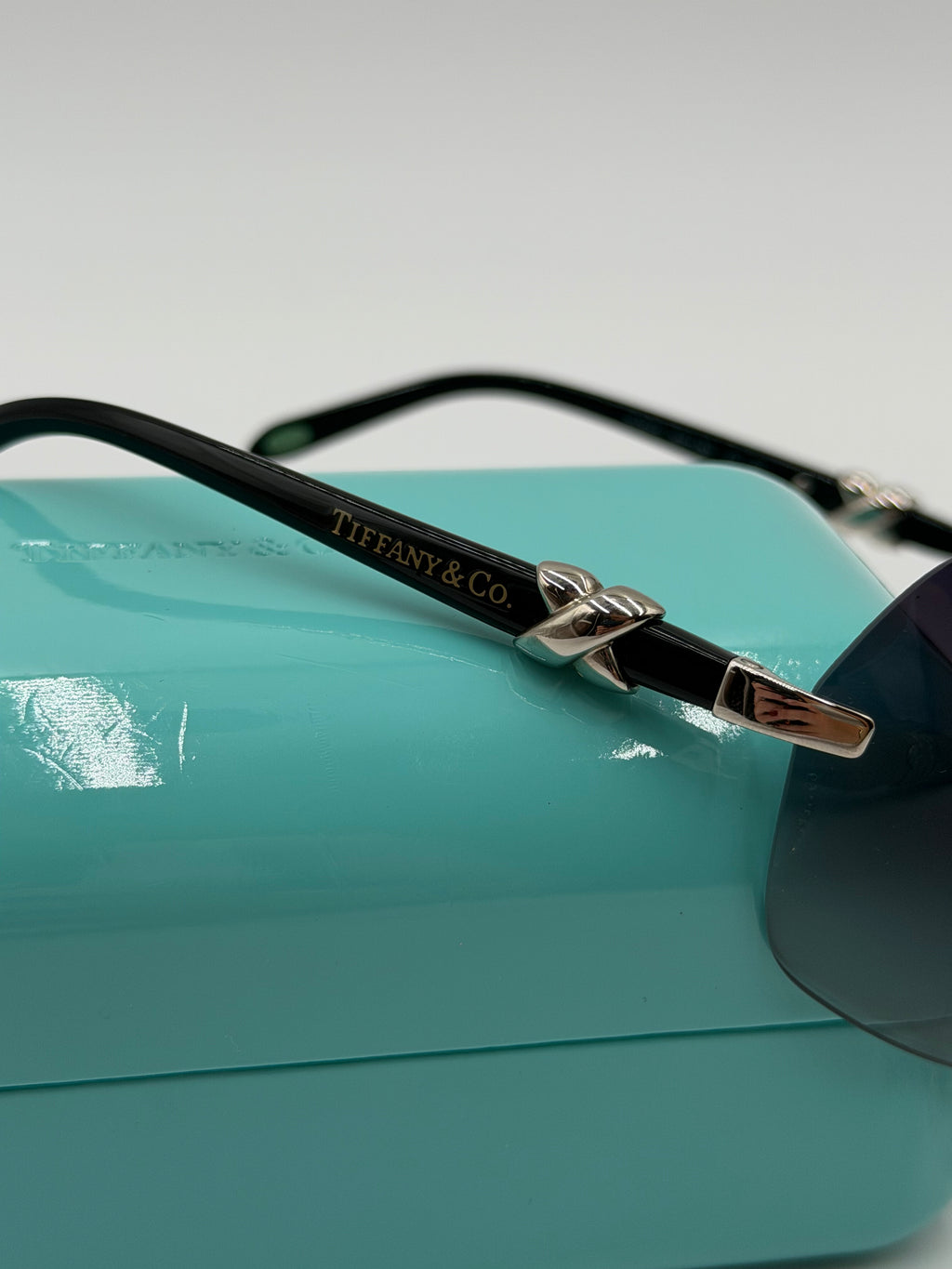 Tiffany & Co. TF3015 rimless shield sunglasses