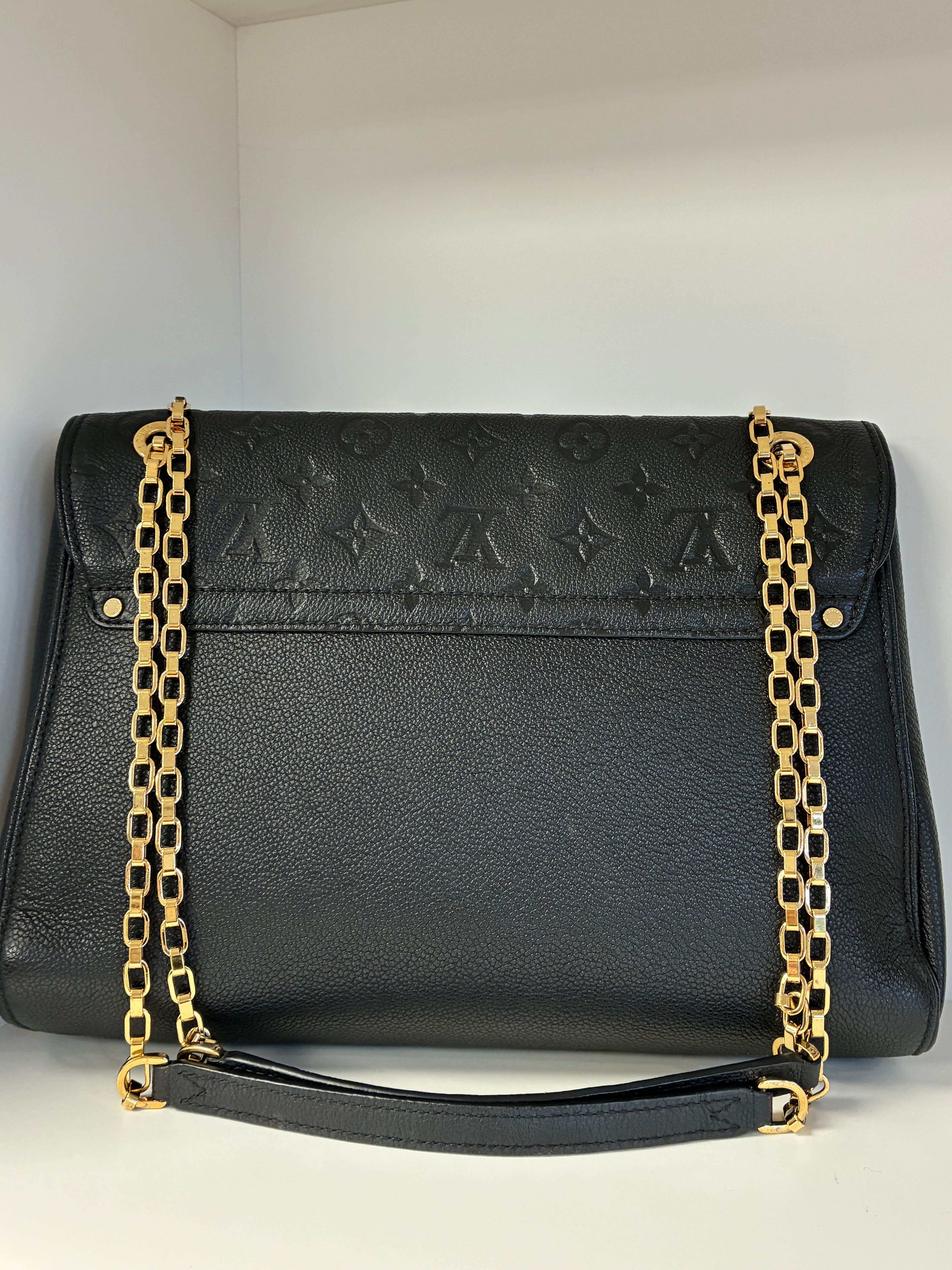 Louis Vuitton: Saint
Germain MM