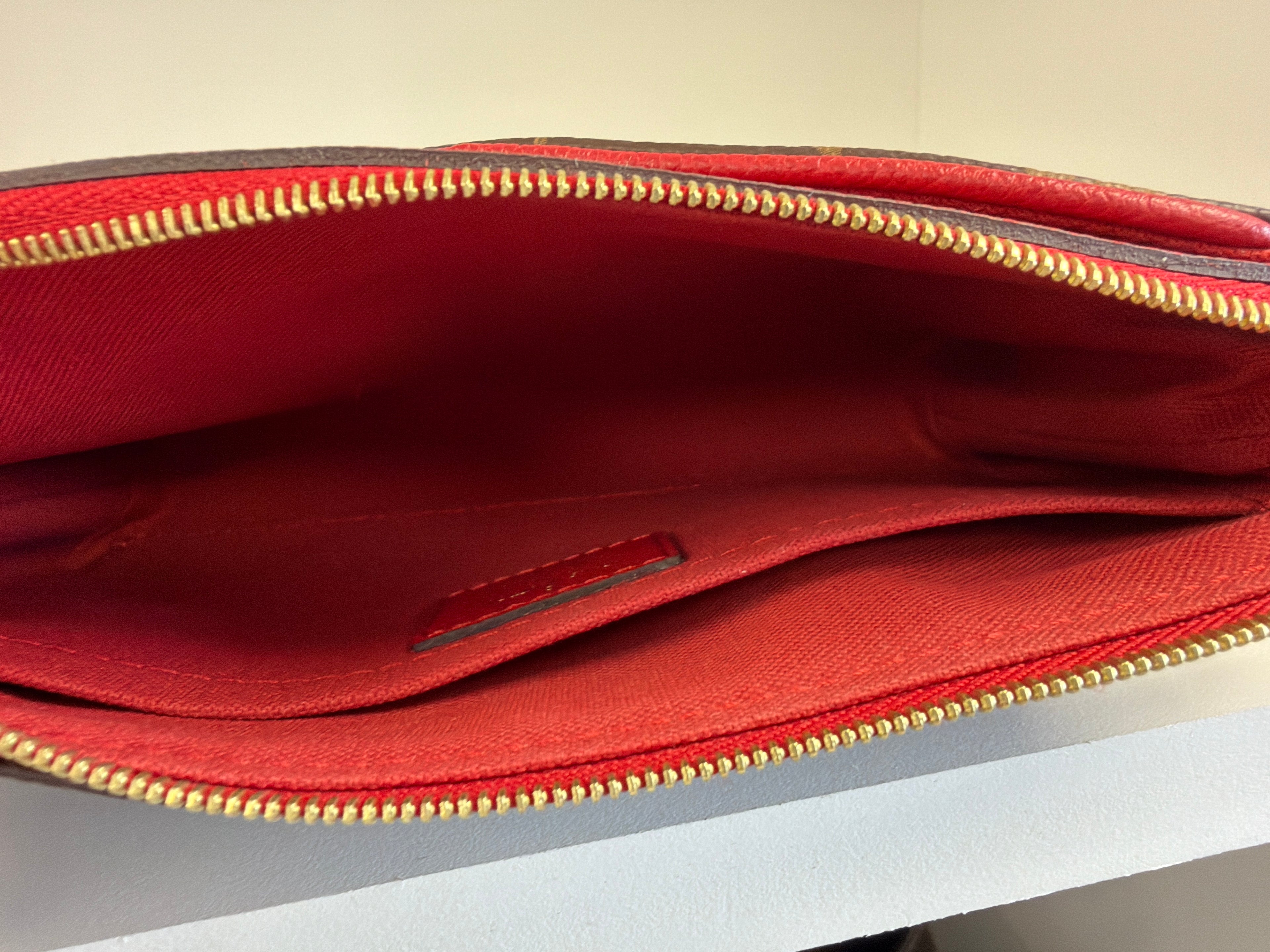 Pallas Clutch mono/ red