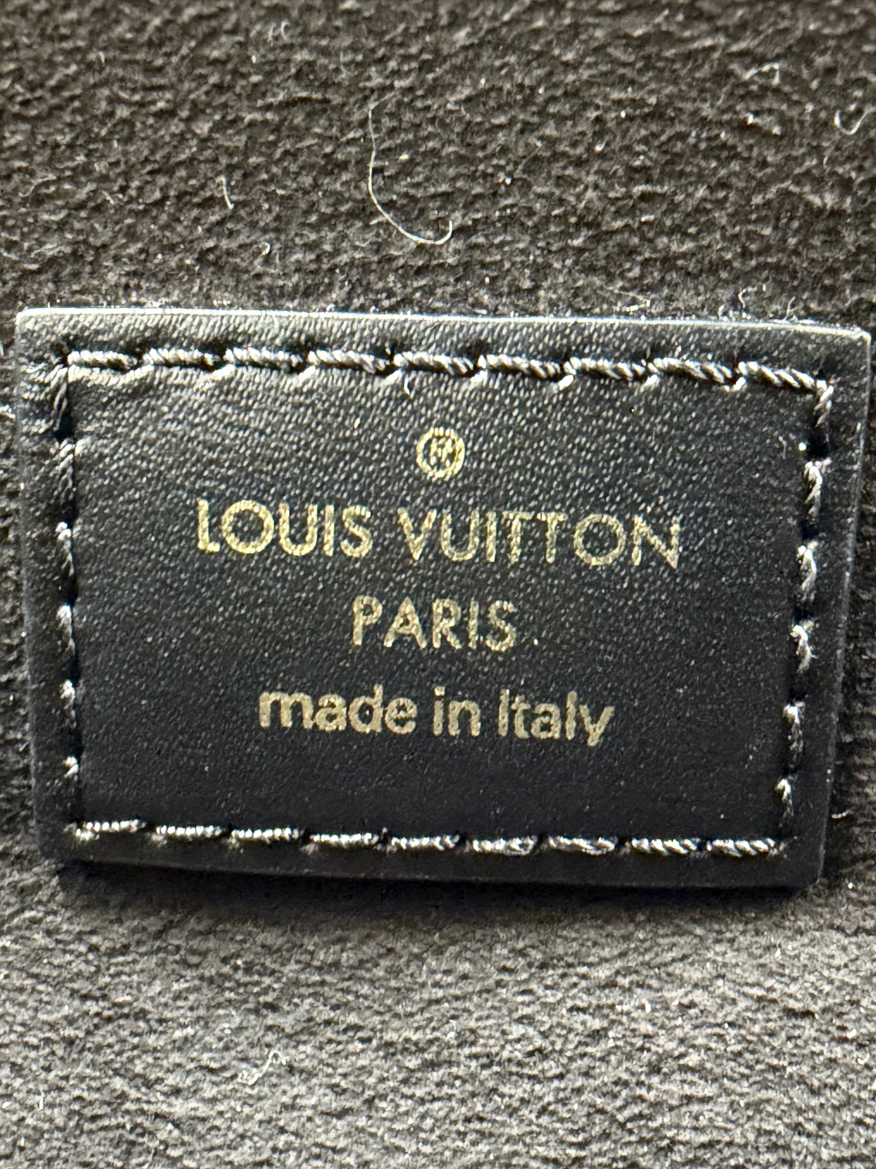 Louis Vuitton Pochette Métis Reverse Monogram