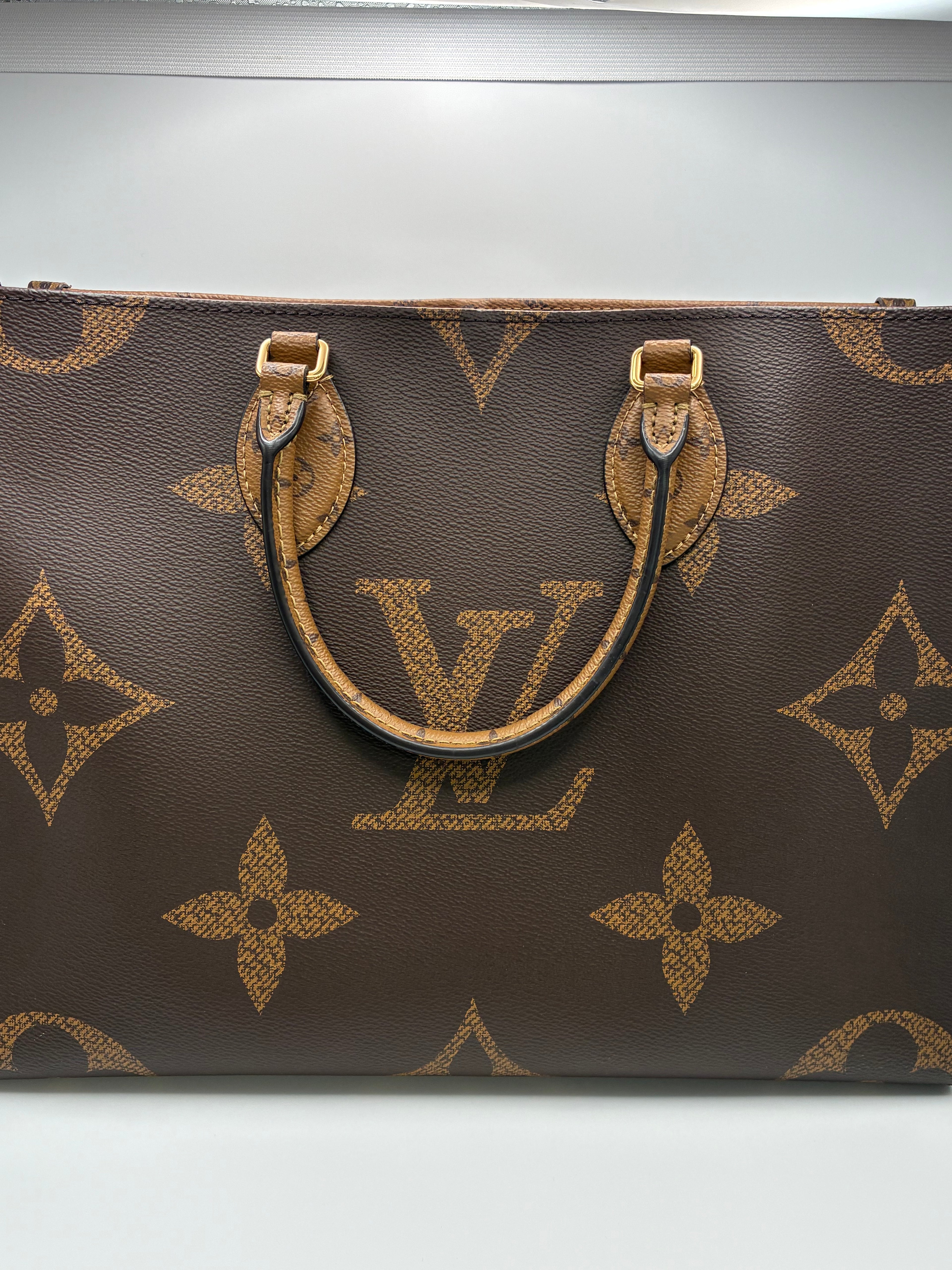Louis Vuitton OnTheGo Reverse Monogram MM