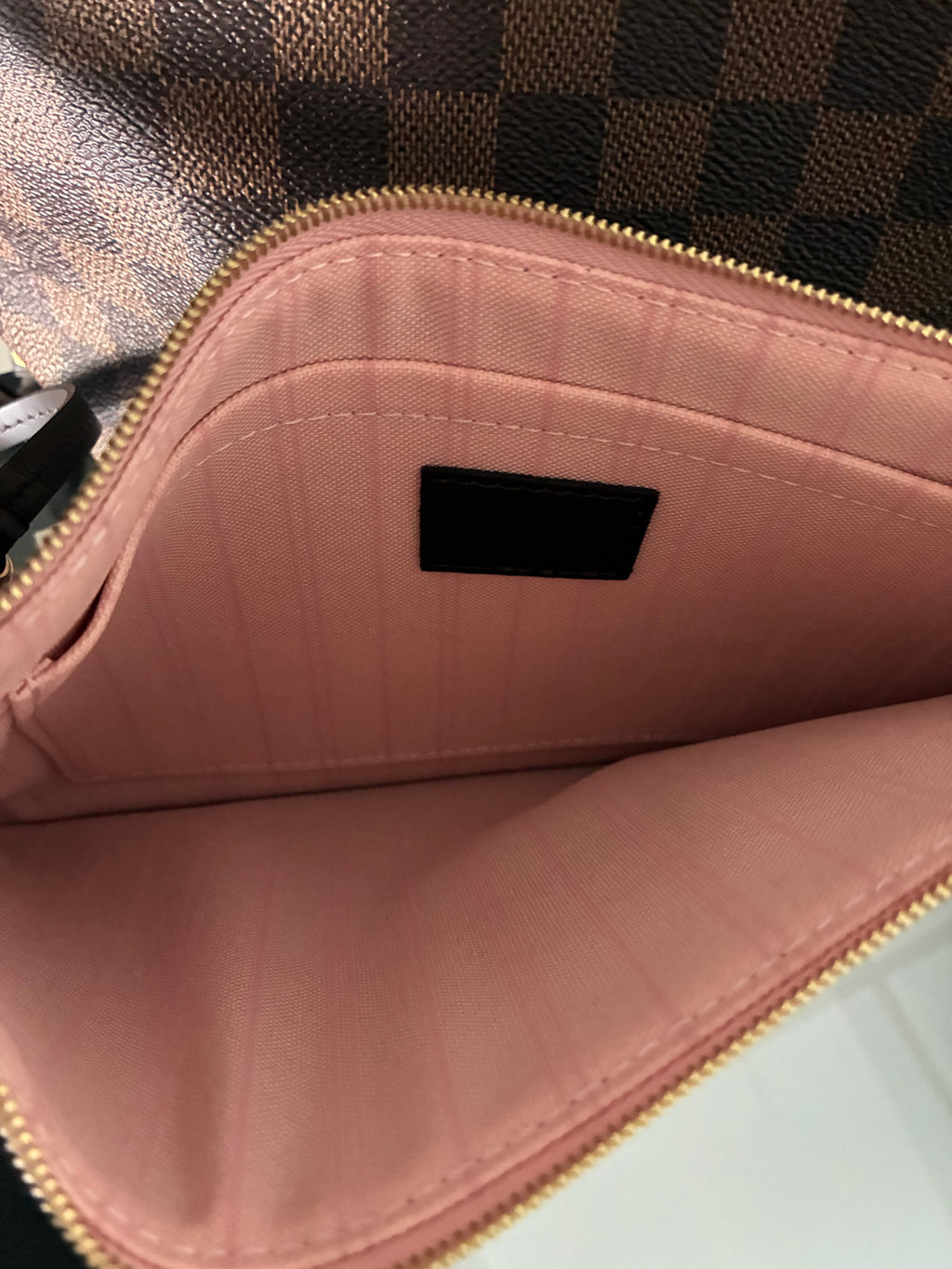 Louis Vuitton Damier Neverfull MM - Pink Interior