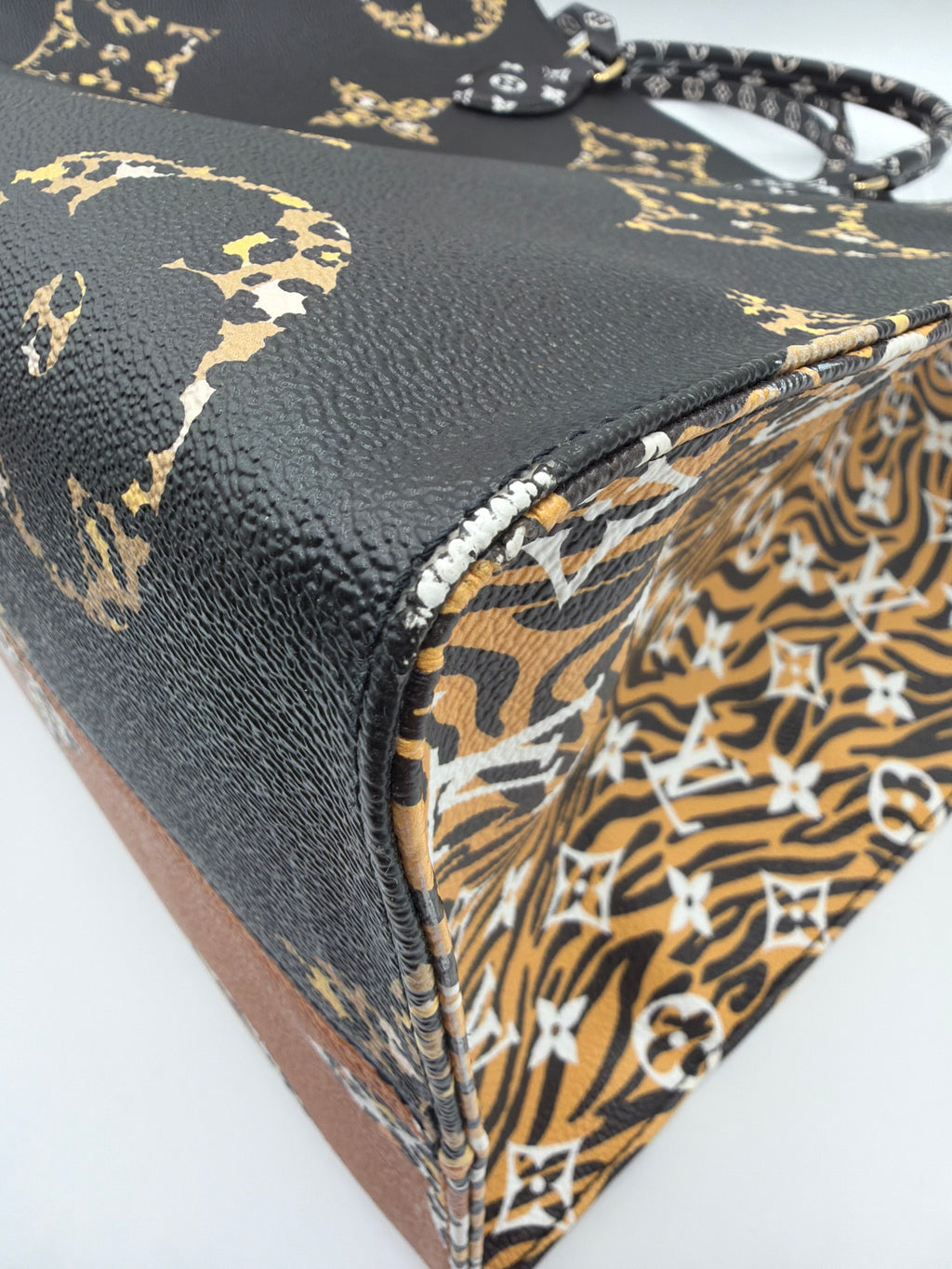 Louis Vuitton Giant Jungle Monogram OnTheGo GM tote bag