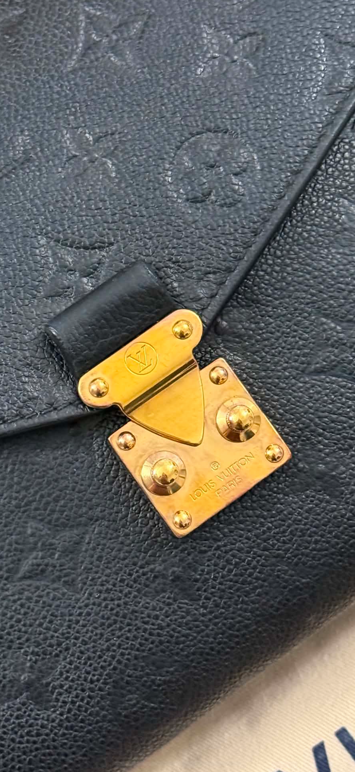 Louis Vuitton Pochette Metis Bag Black Empriente