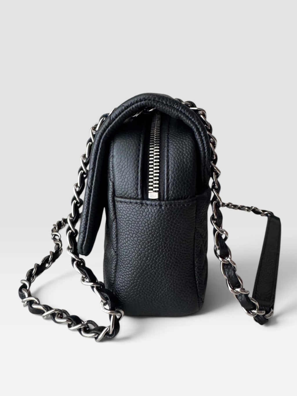 Chanel Caviar Quilted Medium Easy Flap Black (pre-order)