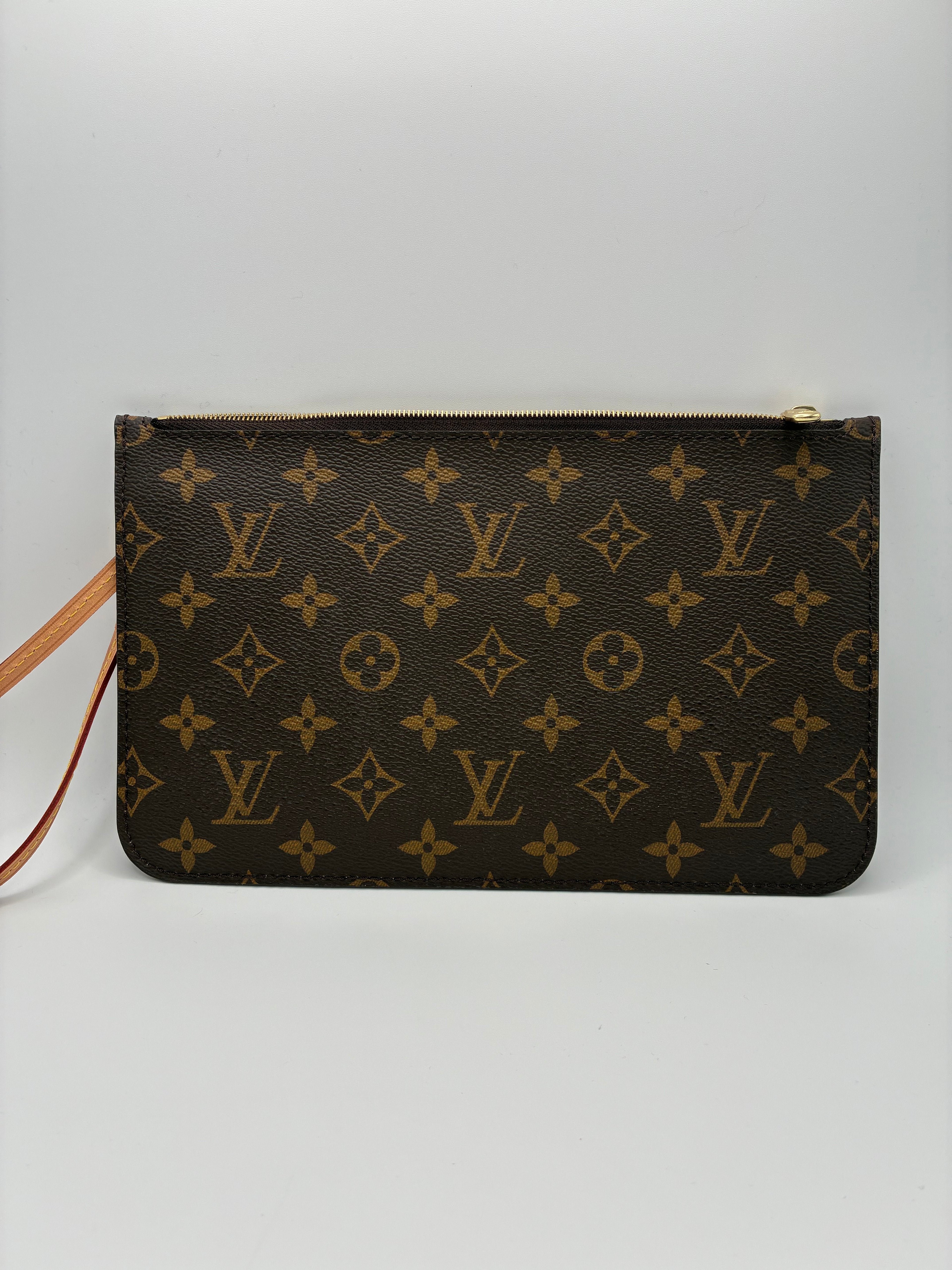 Louis Vuitton Monogram Neverfull Pochette - Tan Interior