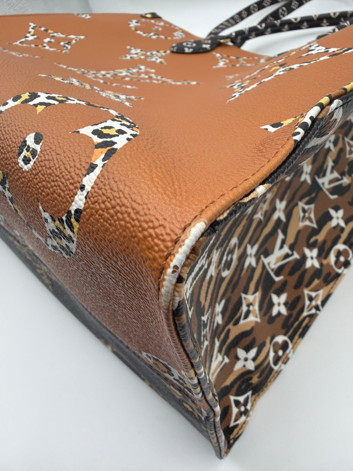 Louis Vuitton Giant Jungle Monogram OnTheGo GM tote bag