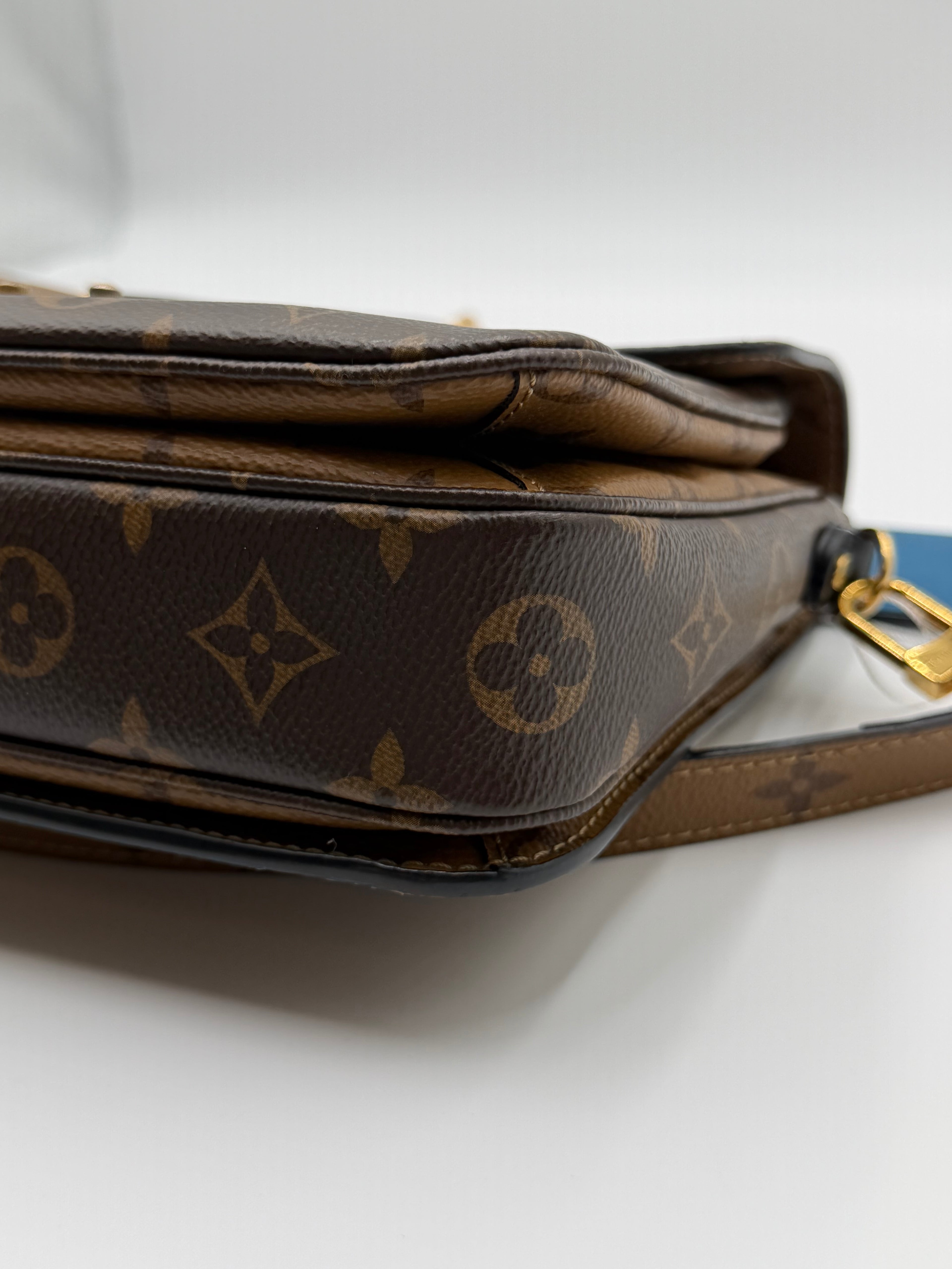 Louis Vuitton Pochette Métis Reverse Monogram