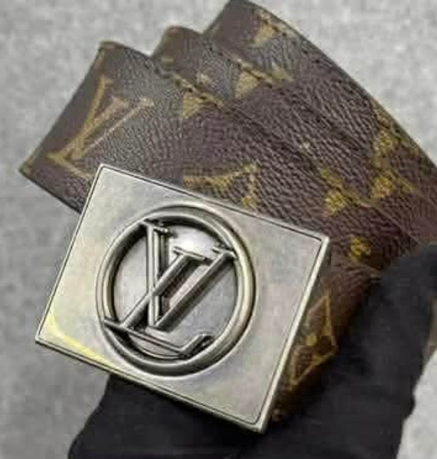 LOUIS VUITTON:
ADVENTURE BELT
40MM M0024