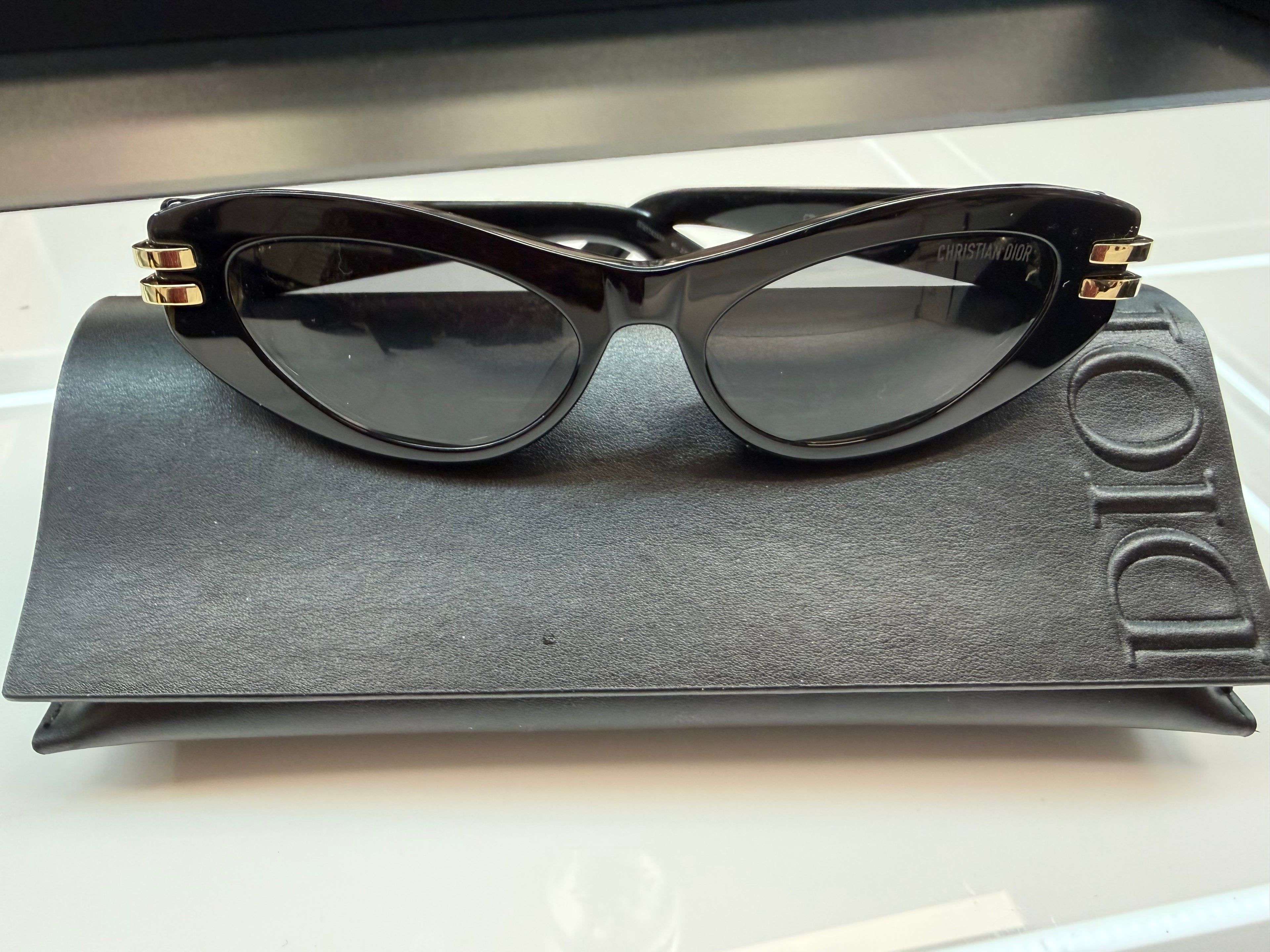 Dior with the CDIOR B1U CD40142U sunglasses