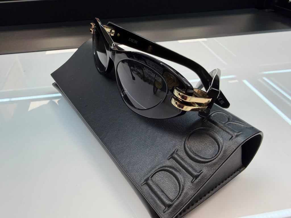Dior with the CDIOR B1U CD40142U sunglasses