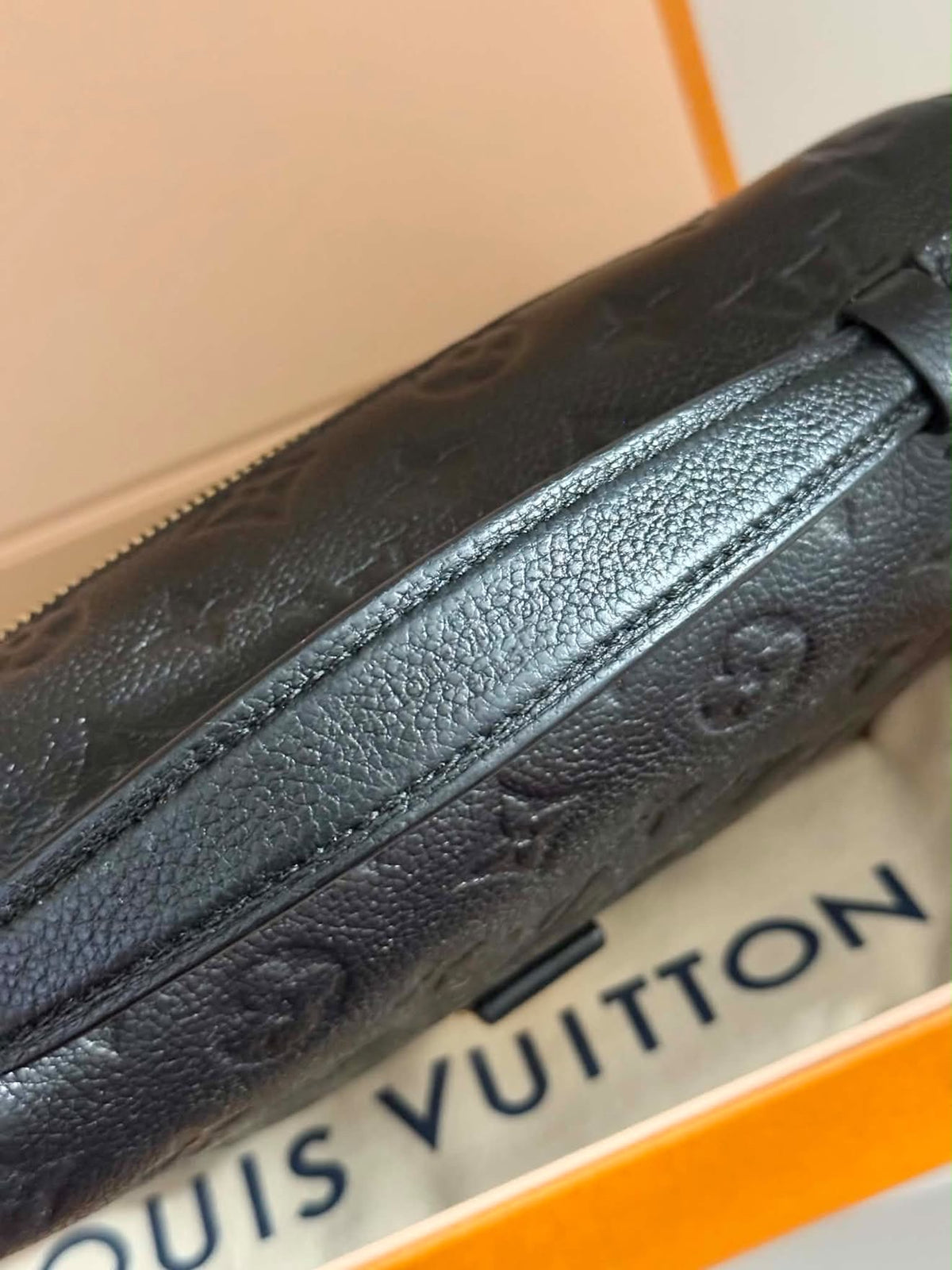 Louis Vuitton Pochette Metis Bag Black Empriente